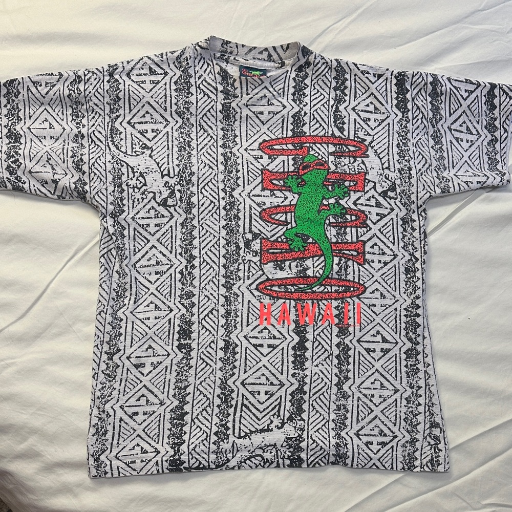 Gecko 90s Graphic T-Shirt
